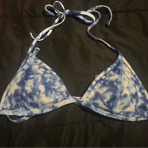 ❤️ $10 Flash Sale Bikini Tops Bundle of 3 - Picture 4 of 8